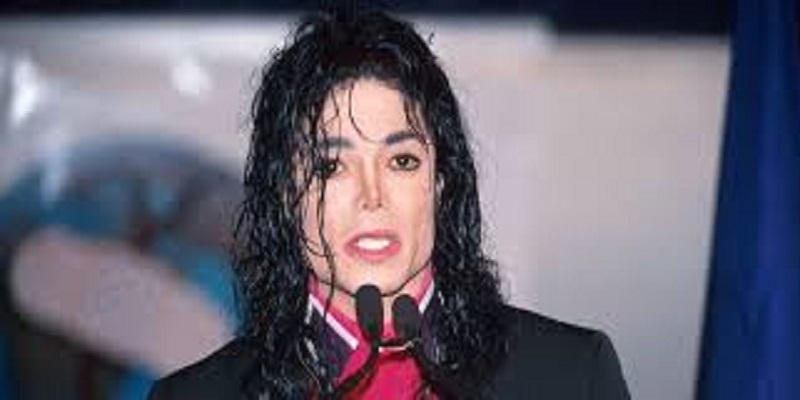 Michael Jackson : le dentier de son père vendu aux enchères
