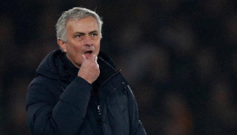 Mourinho : « le retour du football serait un coup de pouce moral pour les fans »