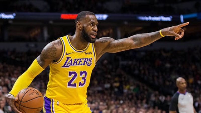 NBA : James dépasse Bryant, mais perd avec les Lakers à Philadelphie