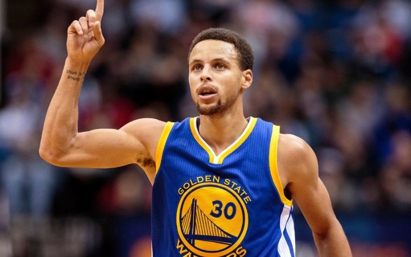 NBA : performance exceptionnelle de Stephen Curry avec un nouveau record