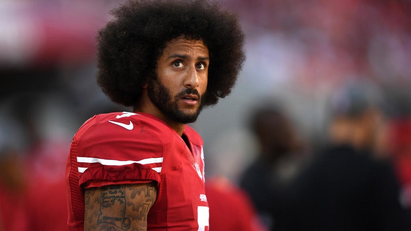 NFL : « Colin Kaepernick mérite d’avoir une autre chance », estime Donald Trump
