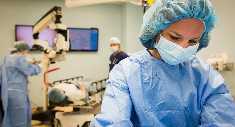 « Ne le dis pas à maman et papa », un infirmier laisse un message déchirant avant de mourir du coronavirus