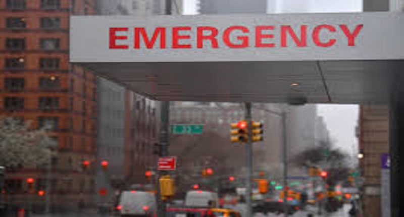New York : une octogénaire tuée dans un hôpital car elle ne respectait pas les règles de distanciation sociale