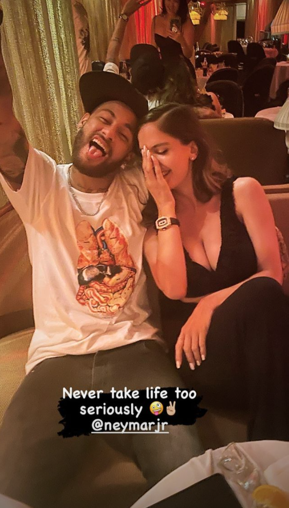 Neymar et sa petite copine, Natalia Barulich, publient leur première photo ensemble