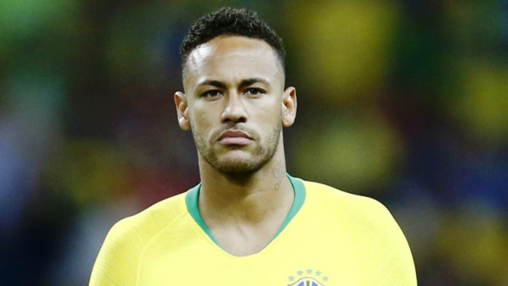 Neymar nommé nouveau et permanent capitaine du Brésil