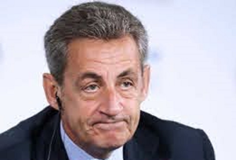 Nicolas Sarkozy ose une blague en plein procès