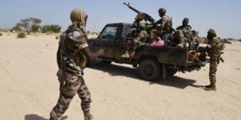 Niger : un véhicule de l’armée saute sur un engin explosif, 4 morts