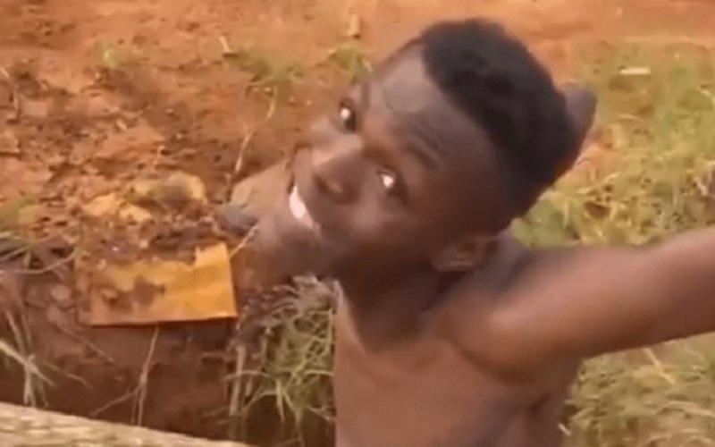 Nigeria : Davido recadre un fan qui menace de se suicider à cause du retard de son album
