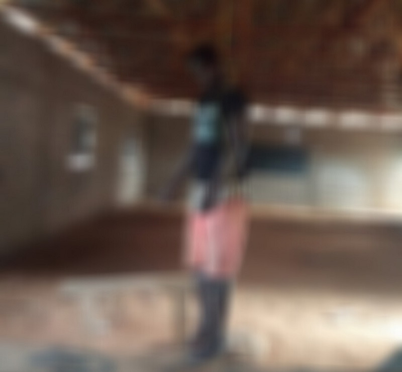Nigeria : Un homme de 30 ans se pend dans une salle de classe (photo)