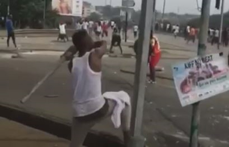 Obsèques de Dj Arafat : affrontement autour du cimetière ; acte de vandalisme à Abidjan ; des blessés graves