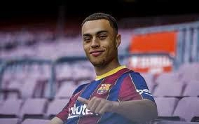 Officiel / Mercato : Sergiño Dest signe au FC Barcelone
