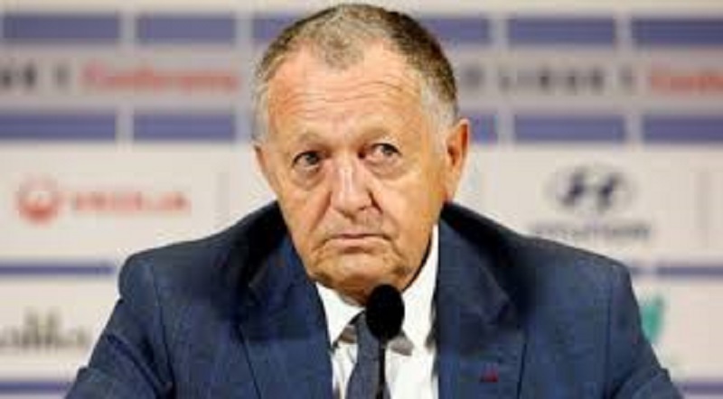 Olympique Lyonnais : Jean-Michel Aulas assis sur une chaise éjectable