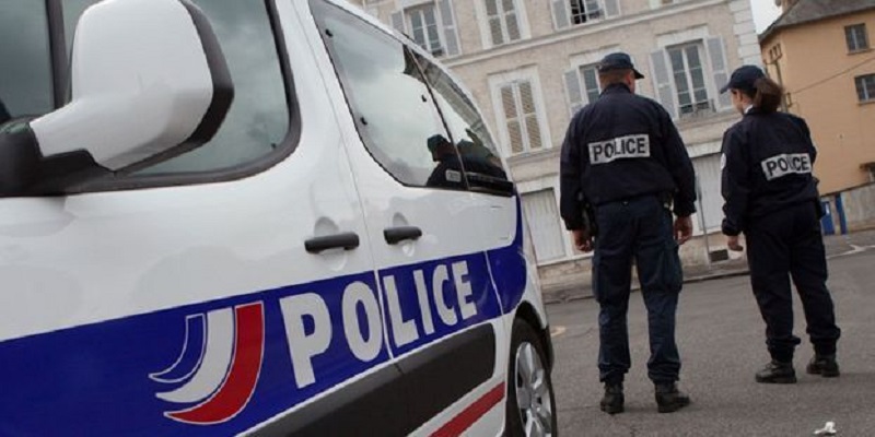 Un policier saute du 13e étage d’un immeuble pour rattraper un pédophile