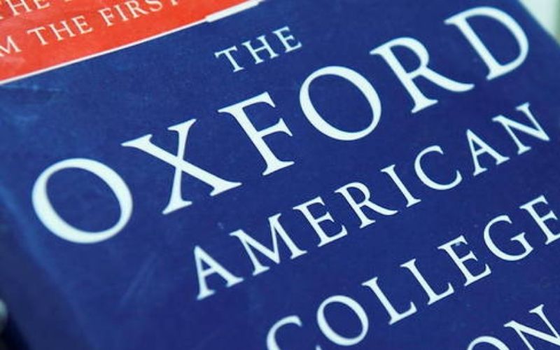 Oxford : la définition de « femme » modifiée dans ses dictionnaires