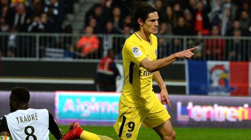 PSG : Edinson Cavani en route pour Madrid
