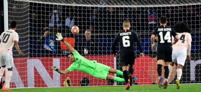 PSG-Manchester : l’UEFA justifie le pénalty sifflé contre Kimpembe