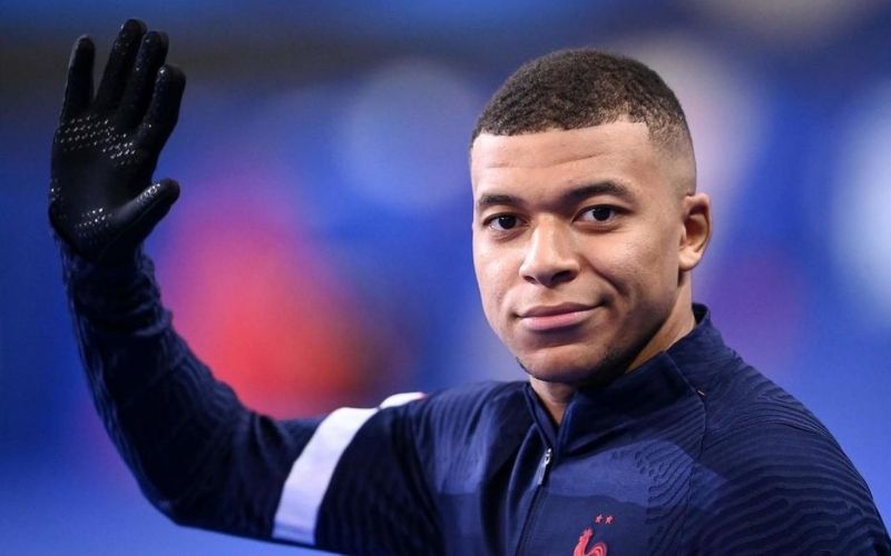 PSG : Mbappé s’apprête à jouer un sale tour à Pochettino et Leonardo !