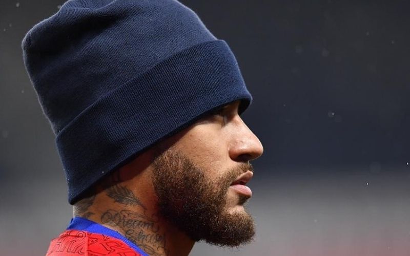 PSG : une bimbo met le feu à Instagram avec un commentaire sur Neymar
