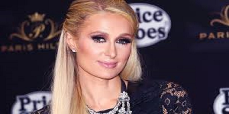 Paris Hilton lance une pétition pour obtenir la fermeture d’une école privée ; la raison
