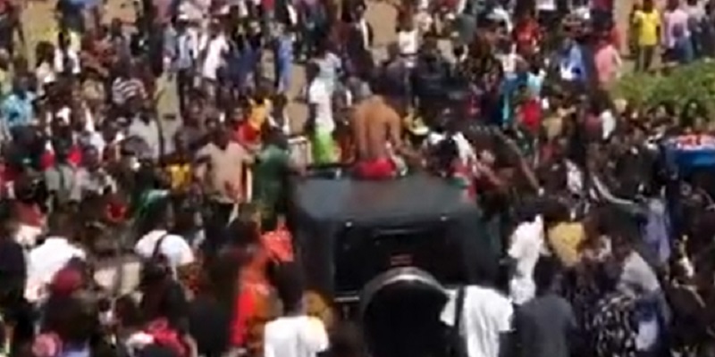 Parti en Guinée pour son concert, la grosse surprise de Safarel Obiang