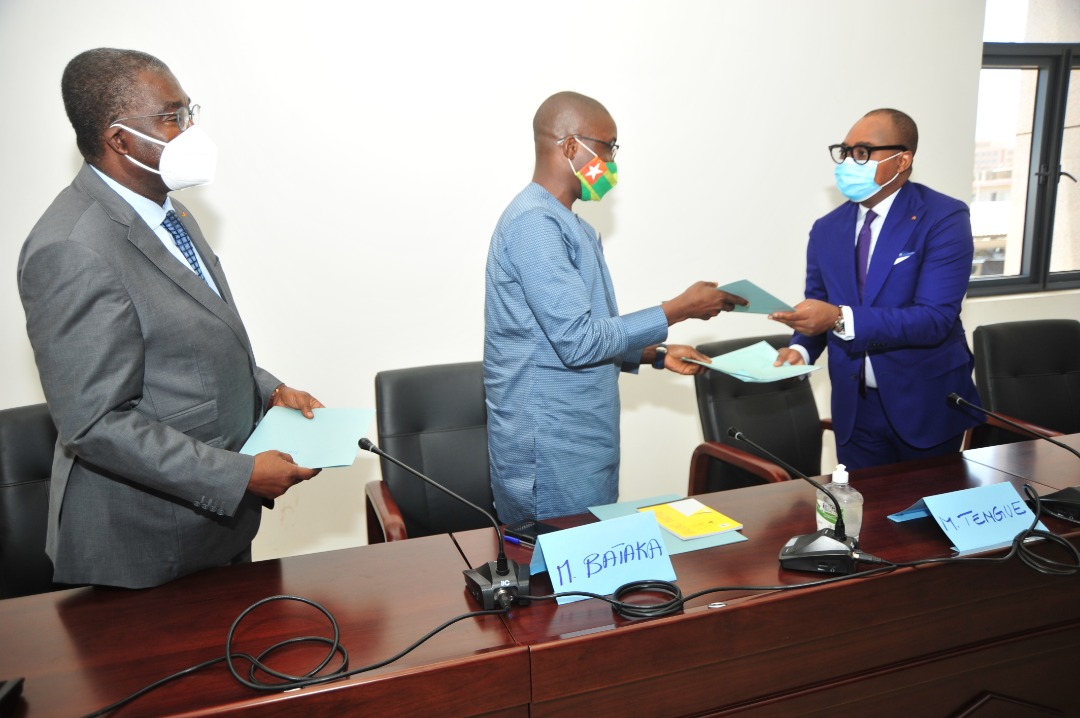 [Photos] Togo / Gouvernement Tomegah-Dogbé : le Ministre sortant de l’Agriculture, Koutéra Bataka, passe le relais