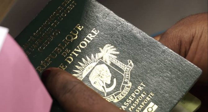Passeport biométrique : bonne nouvelle pour les Ivoiriens de la diaspora de France