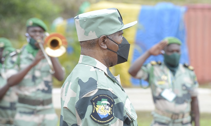 [Photo] Ali Bongo en parade dans son uniforme de militaire