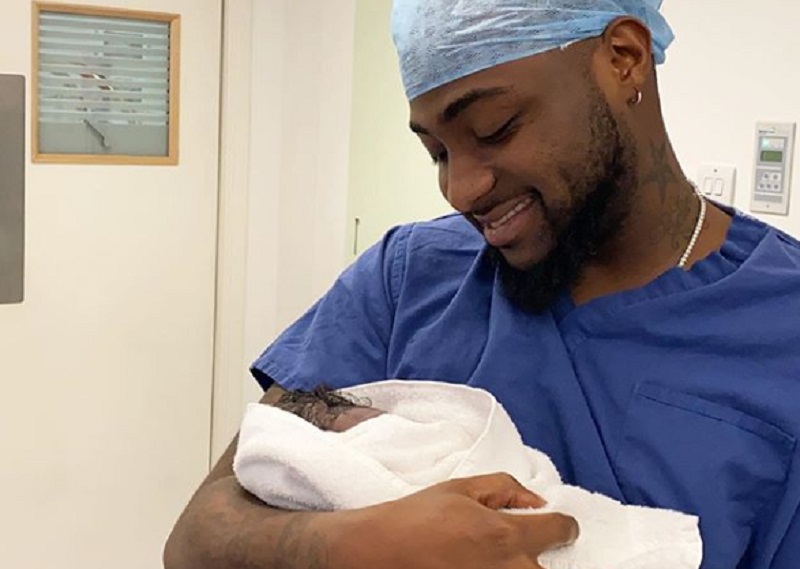 [Photo] La star Davido de nouveau Papa !