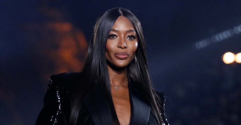 [Photos] Naomi Campbell, 50 ans, pose nue dans le métro de New York
