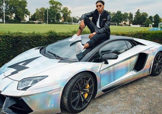 Pierre-Emerick Aubameyang enflamme la toile avec la mise en vente de sa Lamborghini