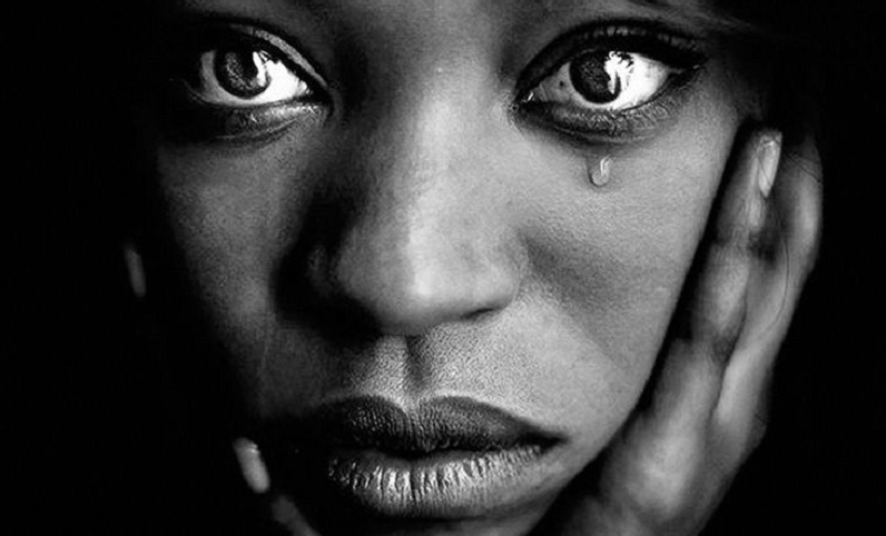 Pleurer devant un film ou une série serait une preuve de force morale