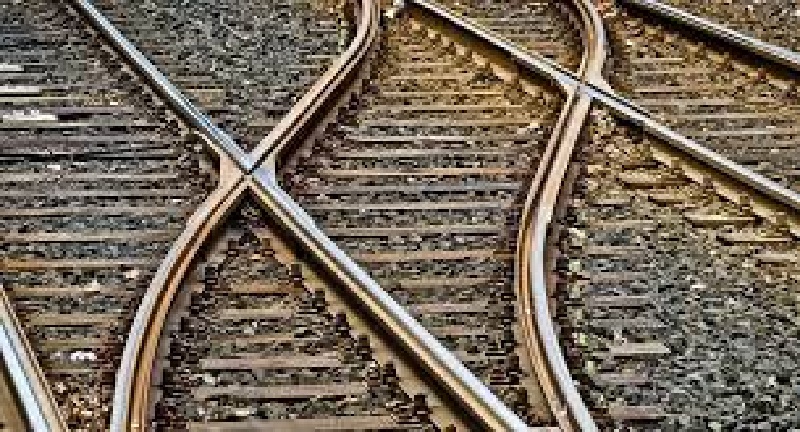 Thaïlande : 18 morts et plus de 40 blessés dans une collision entre un autocar et un train