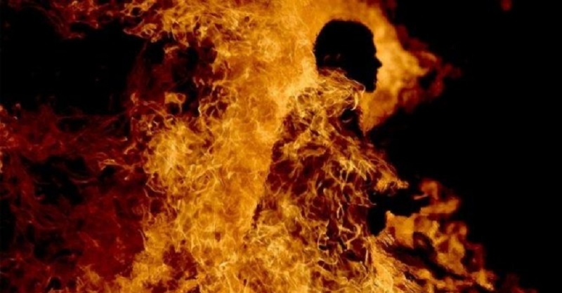 Pour faire une vidéo « cool », des adolescents mettent le feu à leur ami