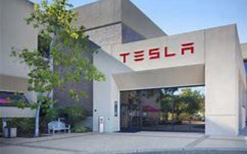 Pour pirater Tesla, un hacker a proposé 550 millions FCFA à un employé
