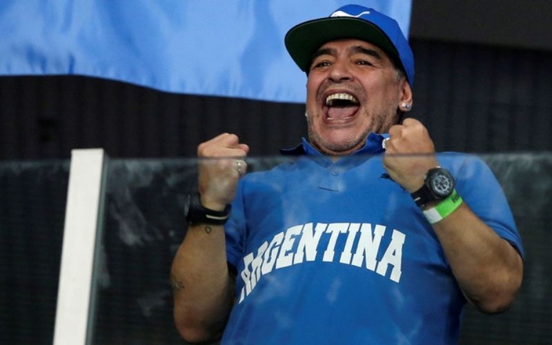 Pourquoi Maradona portait (toujours) 2 montres