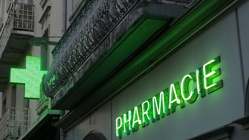 Pourquoi les pharmacies ont-elles une croix verte ?