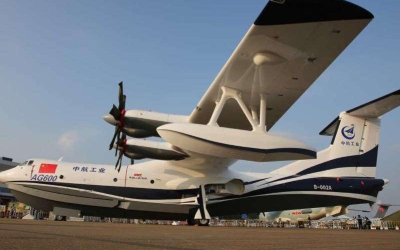 Premier décollage réussi pour le plus grand hydravion au monde