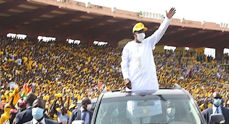 Présidentielle en Guinée : Alpha Condé a-t-il chuté ?, voici ce qui s’est passé (vidéo)