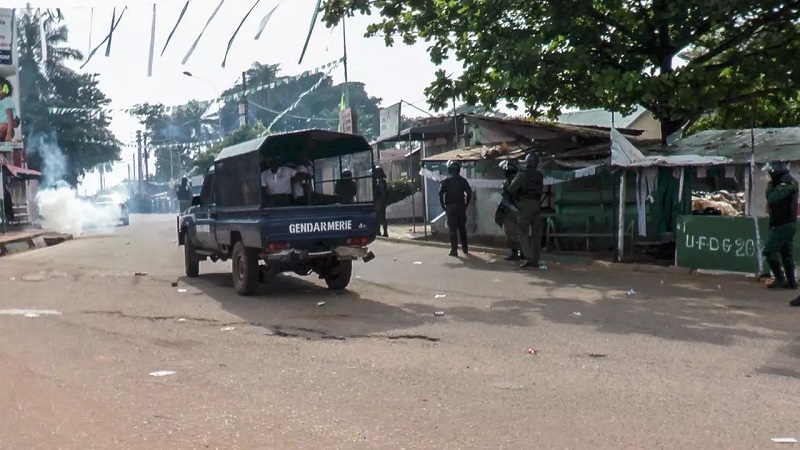Présidentielle en Guinée : des heurts à Conakry avant la fin du décompte officiel des voix