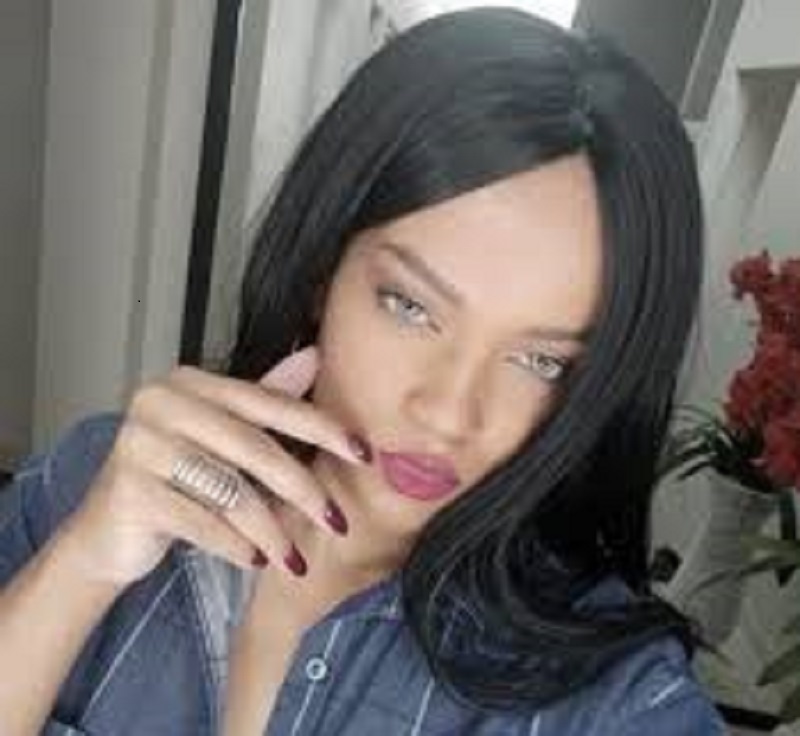 Rihanna : un sosie de la star fait le buzz sur la toile (photo)