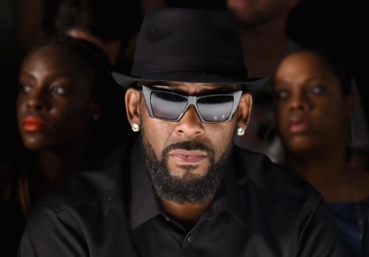 R. Kelly accusé d’avoir transformé une mineure en esclave sexuelle