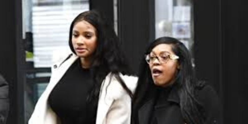 R. Kelly: les 2 petites amies de l’artiste se battent violemment en live (vidéo)