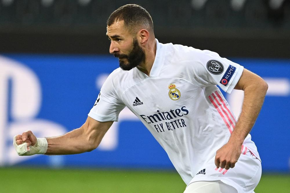 LdC : Karim Benzema dîne à la table de Messi et Ronaldo