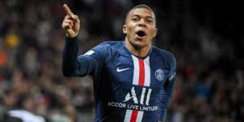 Mercato – PSG : ça s’agite déjà autour de Kylian Mbappé