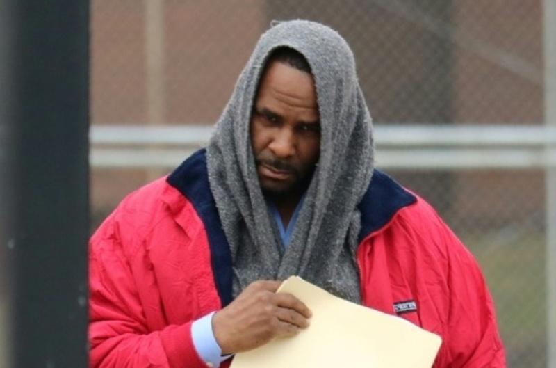 R Kelly accusé d’agression s3xuelle : une de ses ex sort du silence