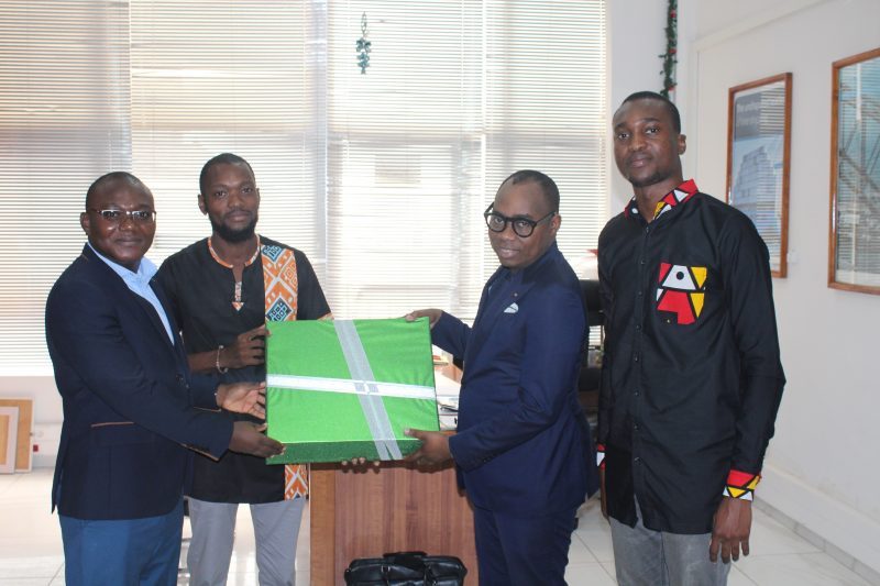 Reconnaissance et gratitude : L-frii.com a honoré Edem Kokou TENGUE