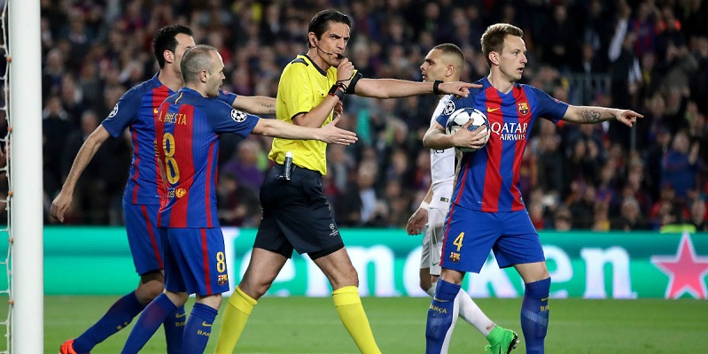 Remontada FC Barcelone / PSG : l’arbitre du match au cœur d’une fake-news