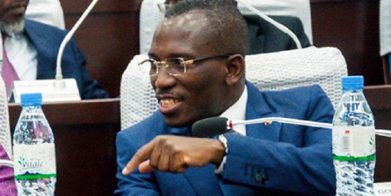 Togo : Le ministre Gilbert Bawara inflige des sanctions à un de ses collaborateurs