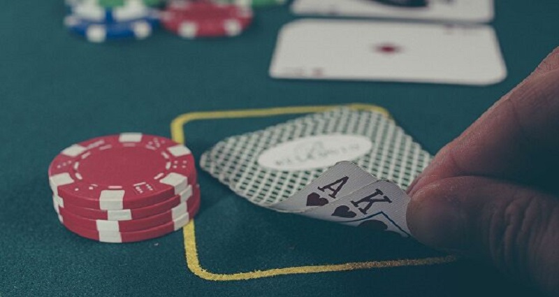 Renvoyé d’un casino pour non-port du masque, il ouvre le feu
