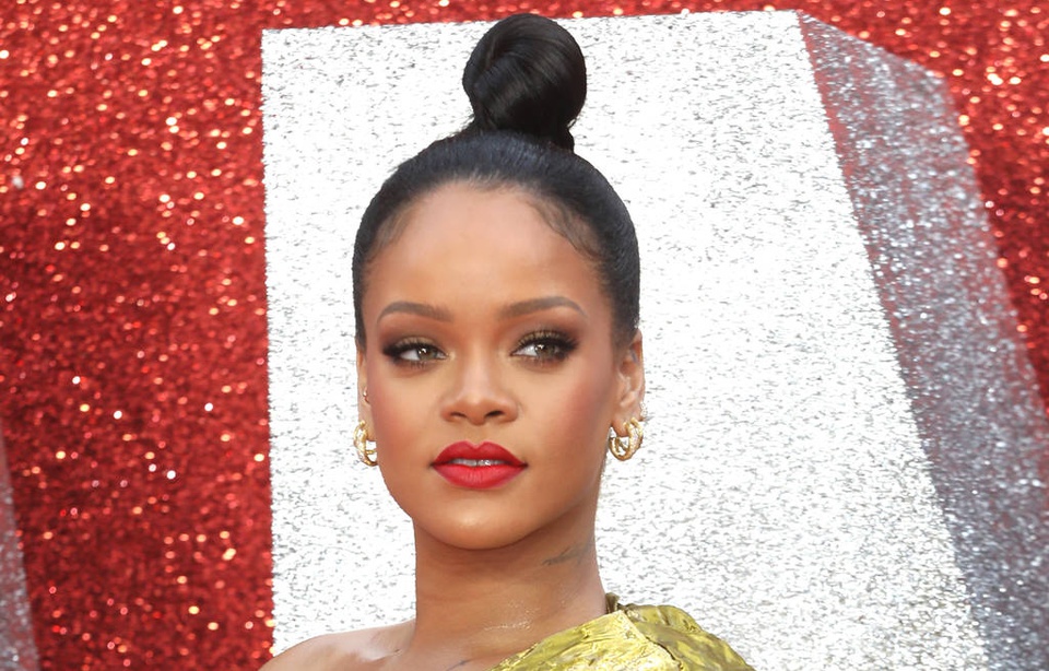 Rihanna poursuivie en justice pour sa collection F.U.